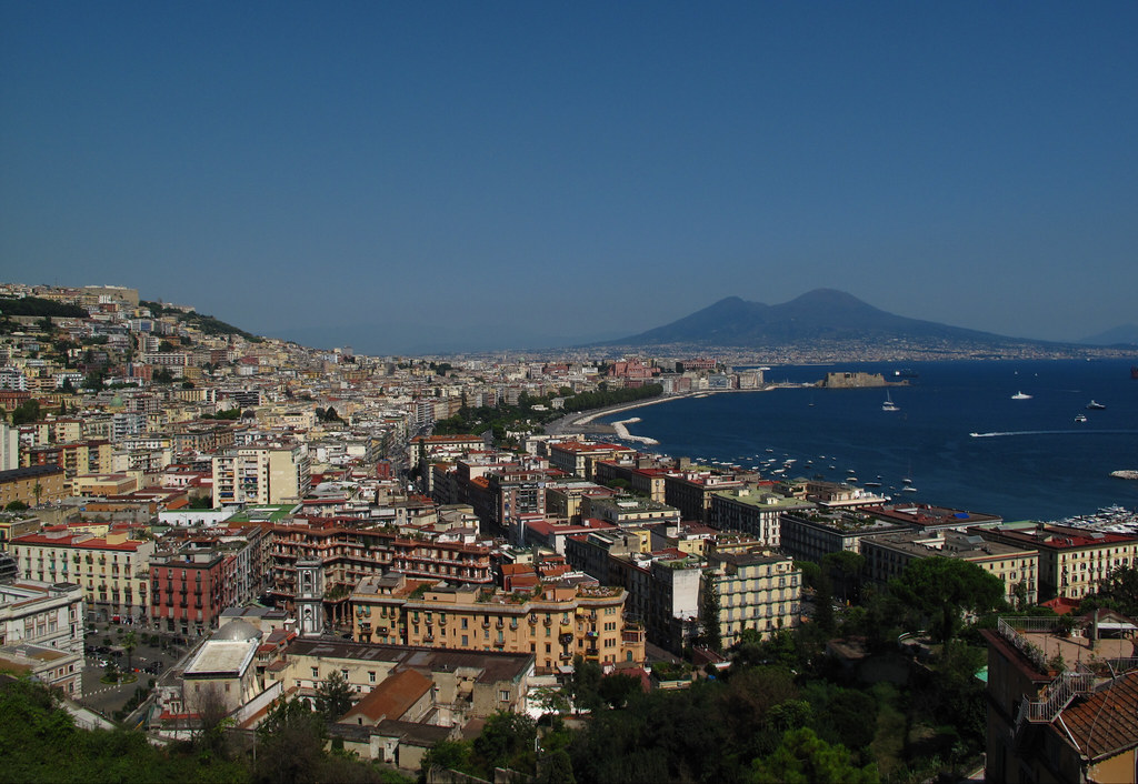 8 luoghi meravigliosi che ti faranno conoscere Napoli.